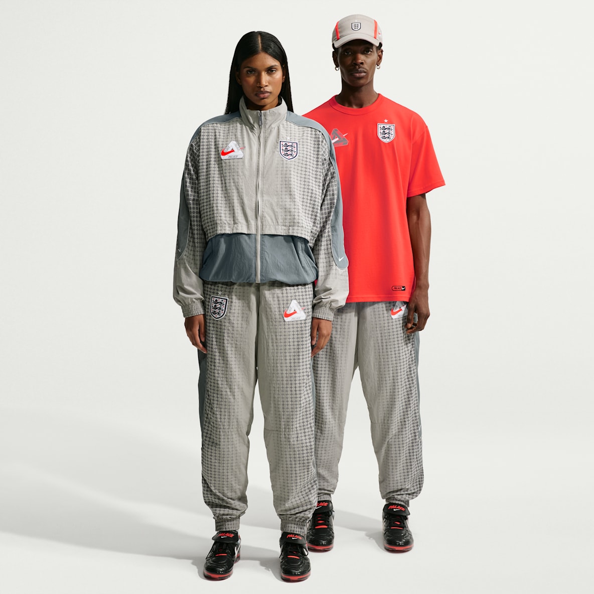 Solo Swoosh. Nike CA